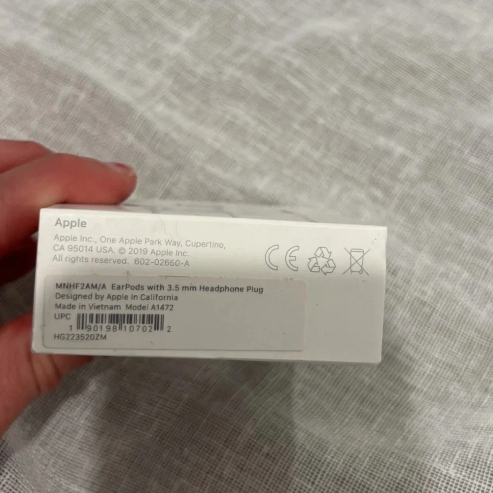 Apple EarPods Headphones 3.5mm Plug (in sealed box)